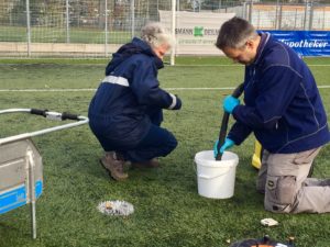 Links de wetenschapper van het RIVM op ons complex