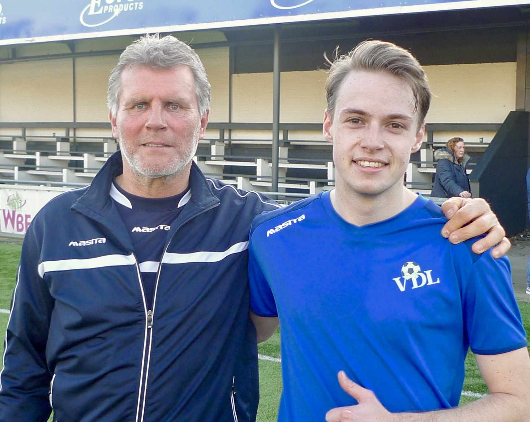 FANTASTISCHE CHRIS VAN EIJK INSPIREERT VDL 1 TEGEN KOPLOPER LYRA: 2-2