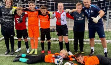 ALLE JEUGDKEEPERS ZIJN GEK OP KEEPERSCOACH ADAM!